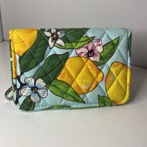 Vera Bradley RFID Small Bifold Wallet in Cotton, Lemon 🍋 Grove fabric NWT - Picture 3 of 11